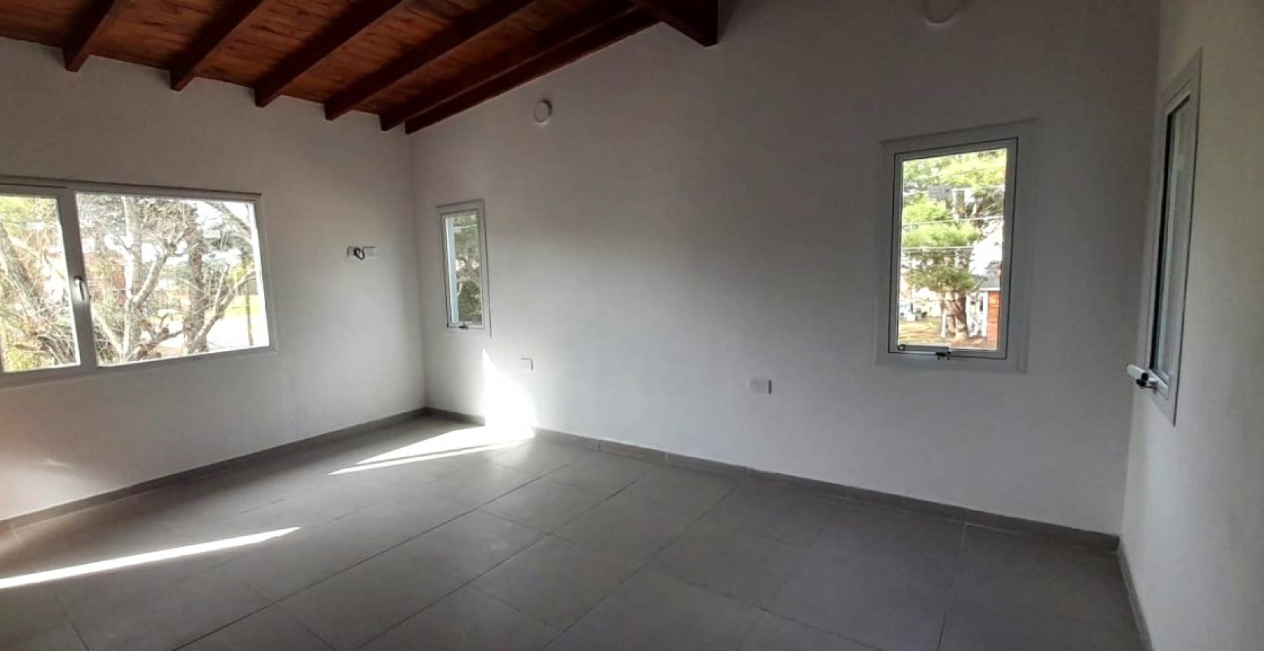 EXCELENTE CASA A ESTRENAR!!!