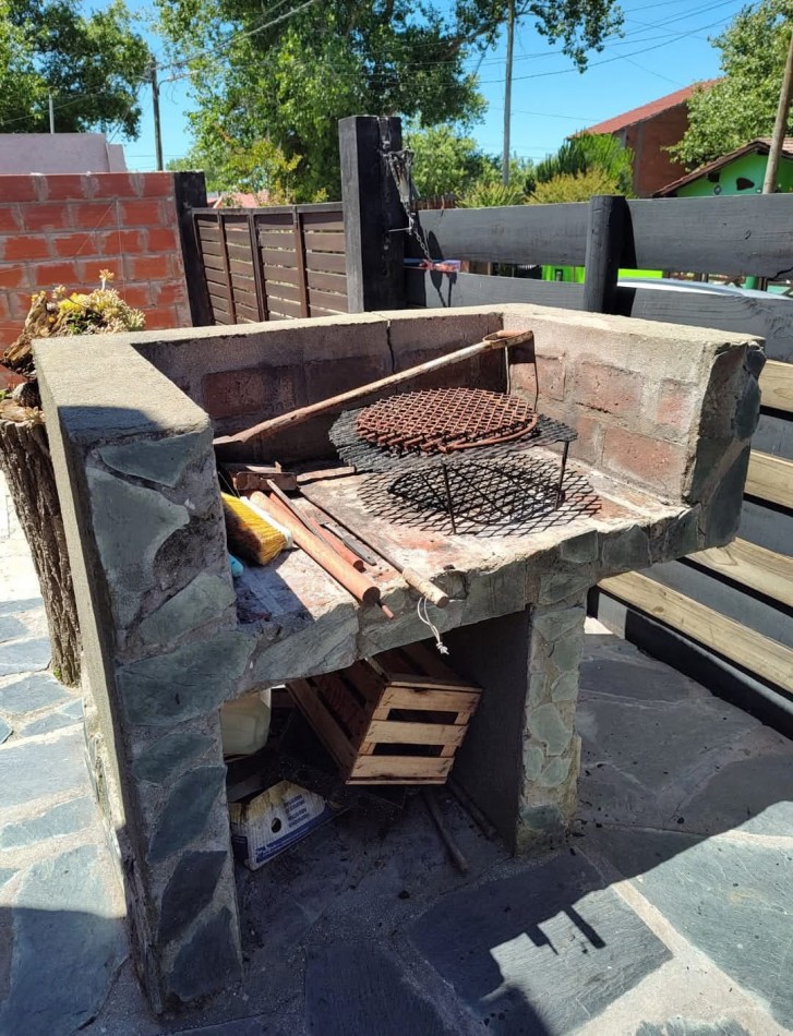 Vivienda y renta en un mismo lugar: casa + monoambiente en Mar de Ajo 
