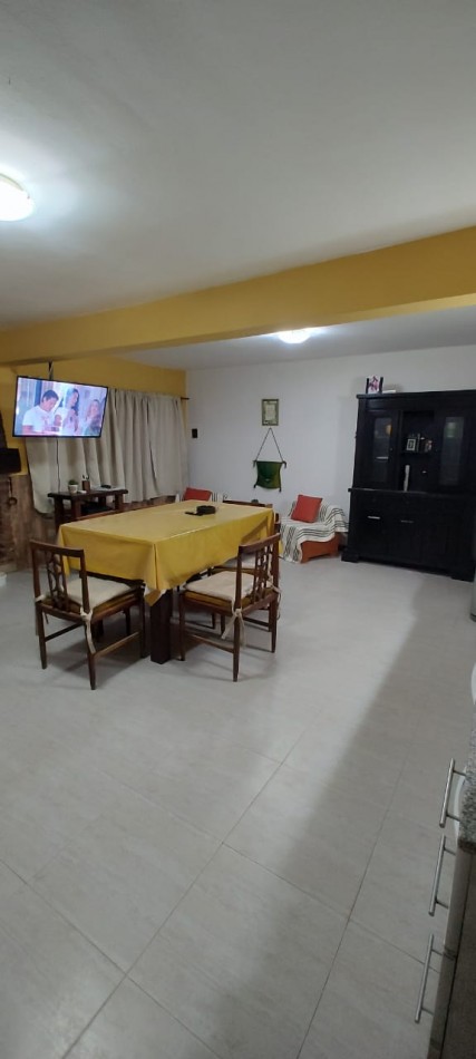 Vivienda y renta en un mismo lugar: casa + monoambiente en Mar de Ajo 
