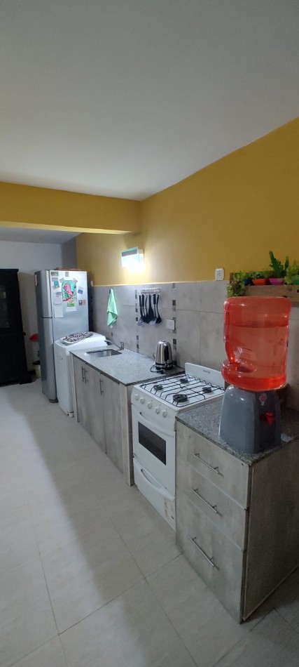 Vivienda y renta en un mismo lugar: casa + monoambiente en Mar de Ajo 