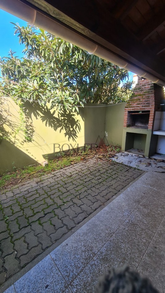 VENTA EN BLOCK - COMPLEJO DE 5 DUPLEX + DEPARTAMENTO