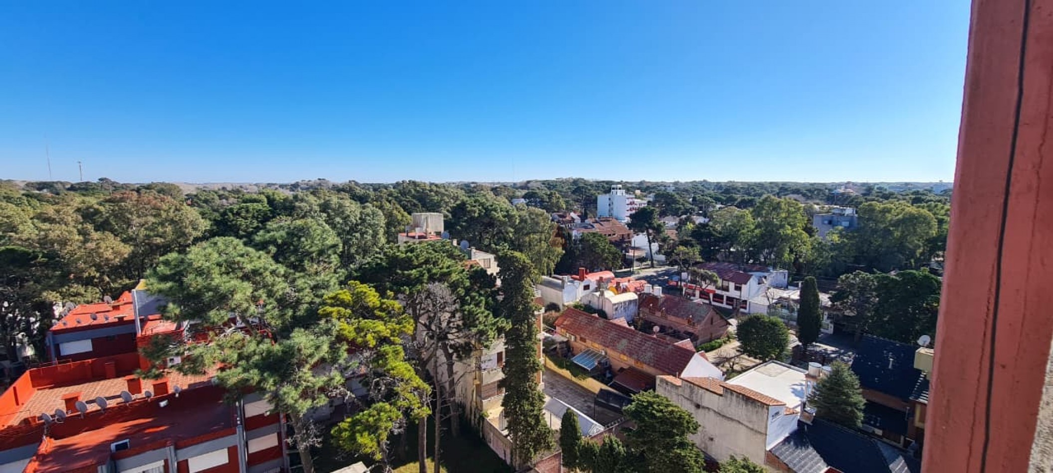 Luminoso departamento con 2 dormitorios y 2 baños en zona centrica