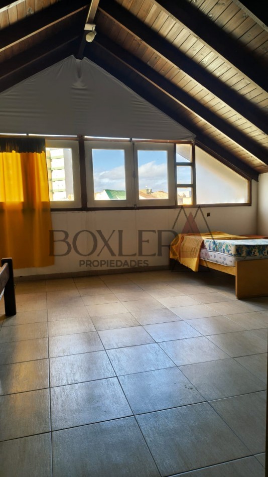 AMPLIO DEPARTAMENTO DE 4 AMBIENTES CON EXCELENTE UBICACION