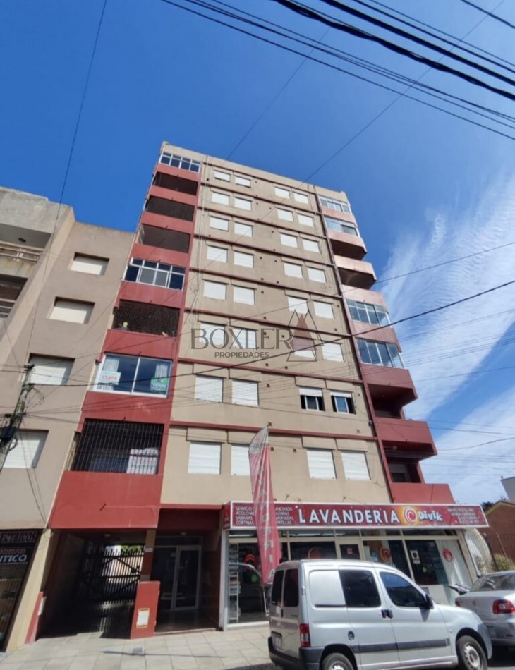 Luminoso departamento con 2 dormitorios y 2 baños en zona centrica