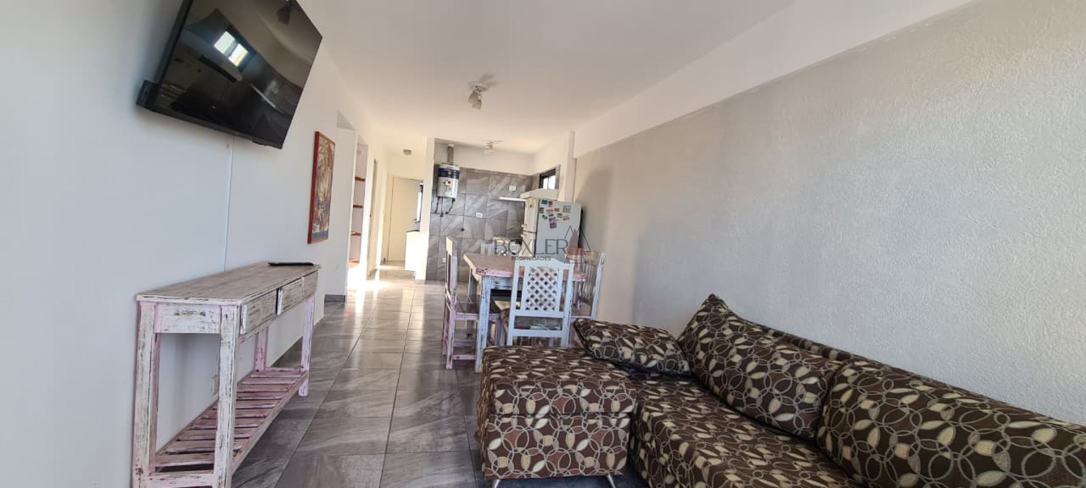 Luminoso departamento con 2 dormitorios y 2 baños en zona centrica