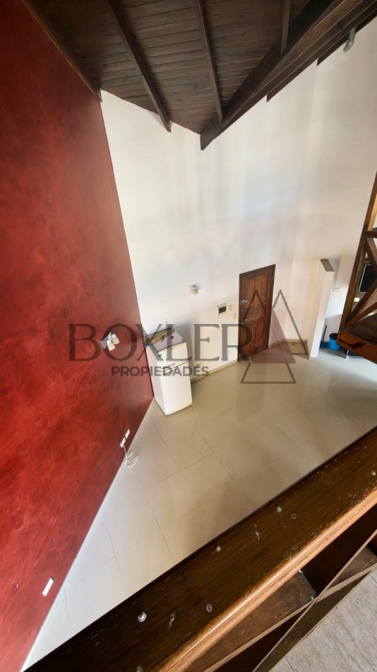 AMPLIO DEPARTAMENTO DE 4 AMBIENTES CON EXCELENTE UBICACION